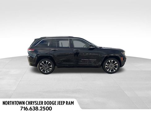 Used 2023 Jeep Grand Cherokee Overland w/ Luxury Tech Group IV image 2