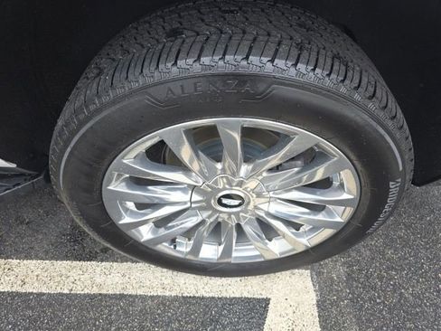 Used 2022 Cadillac Escalade Premium Luxury image 29