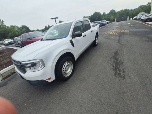 Used 2022 Ford Maverick XL FWD image 1