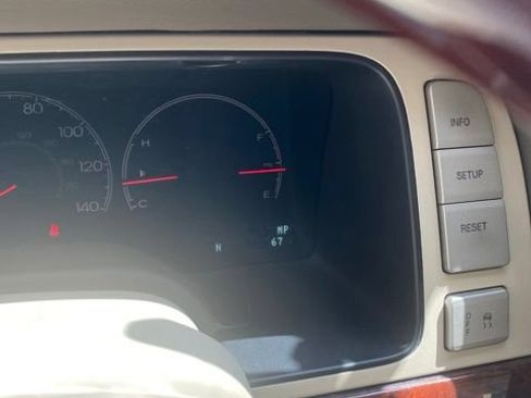 Used 2004 Lincoln Navigator Luxury RWD image 7