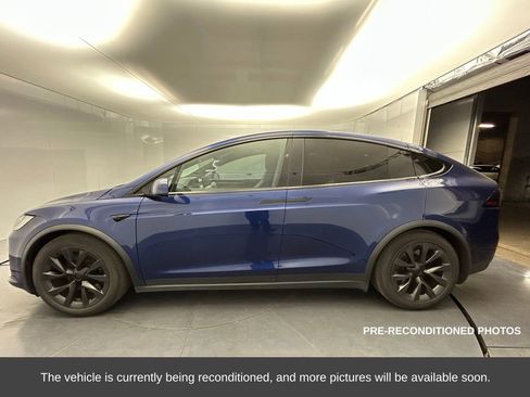 Used 2023 Tesla Model X image 2