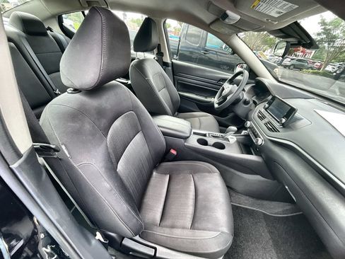 Used 2024 Nissan Altima 2.5 S FWD image 25