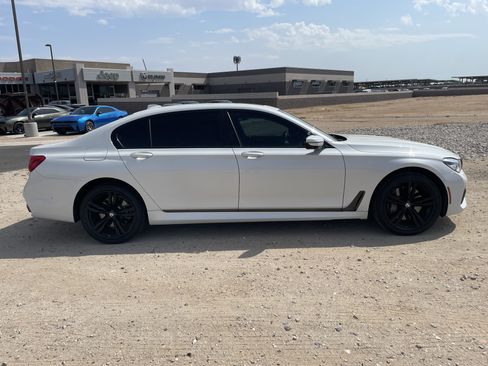 Used 2019 BMW 750i w/ Executive Package RWD image 6