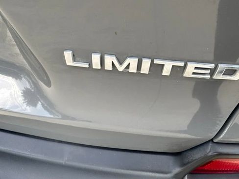 Used 2020 Jeep Cherokee Limited FWD image 10