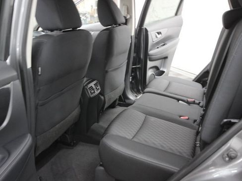 Used 2019 Nissan Rogue SV image 25