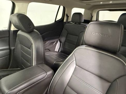 Used 2021 GMC Acadia Denali w/ Denali Technology Package FWD image 32