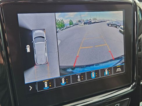 Used 2020 Chevrolet Traverse LT w/ LT Premium Package AWD/4WD image 23