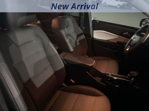 Certified 2025 Chevrolet Trax LT w/ LT Convenience Package image 8