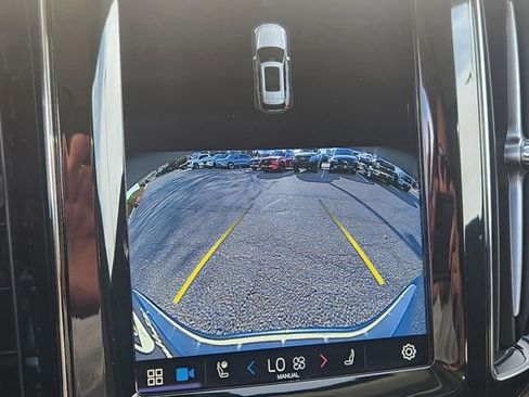 Certified 2023 Volvo XC60 B6 Ultimate w/ Protection Package Premier image 24