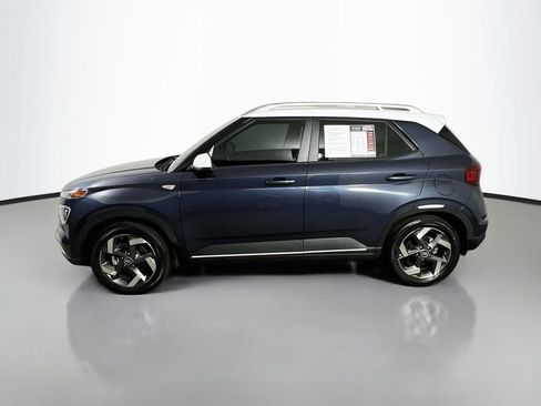 Used 2021 Hyundai Venue FWD image 5