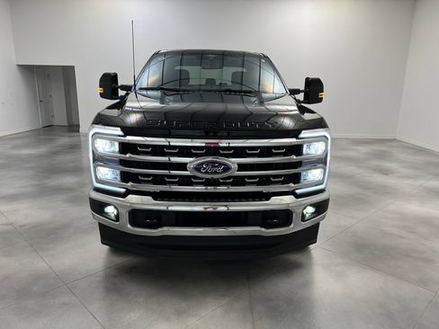 Used 2026 Ford F250 Lariat AWD/4WD image 3