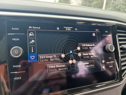 Used 2021 Volkswagen Atlas Cross Sport SEL image 26