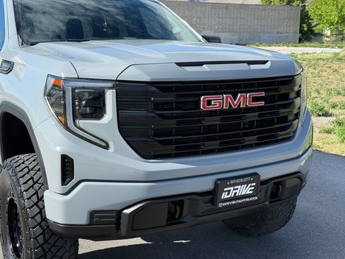 Used 2024 GMC Sierra 1500 Pro w/ Graphite Edition image 5