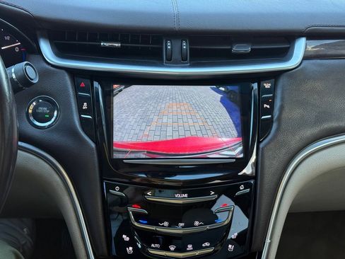 Used 2013 Cadillac XTS Luxury image 15