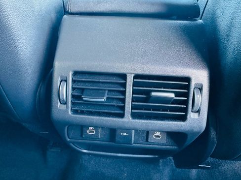 Used 2022 Land Rover Discovery Sport S image 26