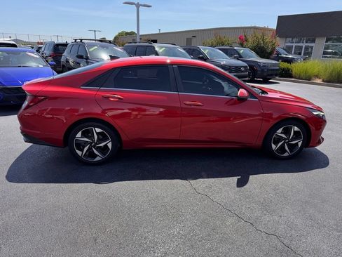 Used 2021 Hyundai Elantra Limited w/ Cargo Package FWD image 6