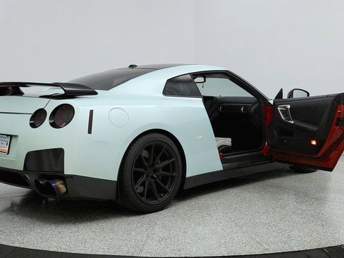 Used 2010 Nissan GT-R Premium AWD/4WD image 11
