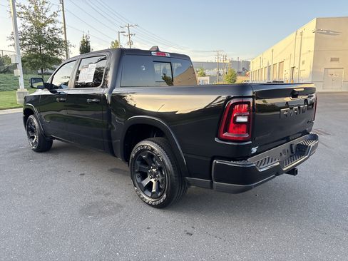 Used 2025 RAM 1500 Big Horn AWD/4WD image 7