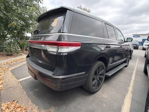 Used 2022 Lincoln Navigator Reserve AWD/4WD image 4