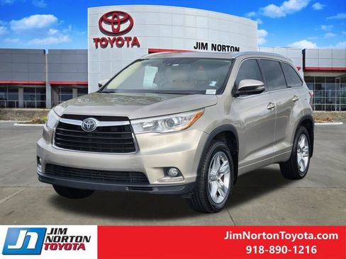 Used 2016 Toyota Highlander Limited Platinum AWD/4WD image 3