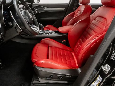 Used 2024 Alfa Romeo Stelvio Veloce image 12