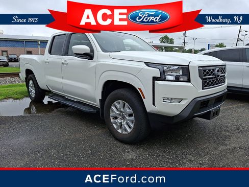 Used 2024 Nissan Frontier SV AWD/4WD image 1