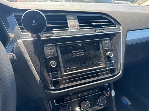 Used 2022 Volkswagen Tiguan S FWD image 7