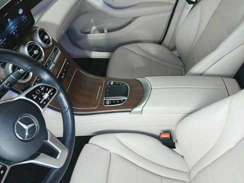 Used 2022 Mercedes-Benz GLC 300 4MATIC image 17