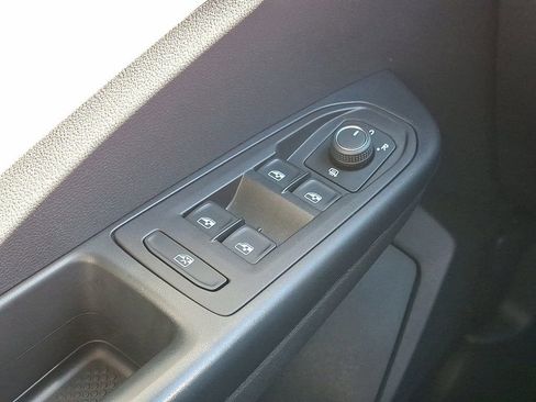 Certified 2025 Volkswagen Taos SEL image 24