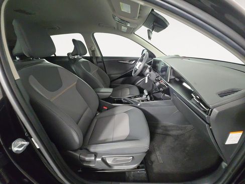 Used 2023 Kia Niro LX FWD image 15