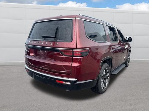 Used 2024 Jeep Wagoneer Series III AWD/4WD image 8