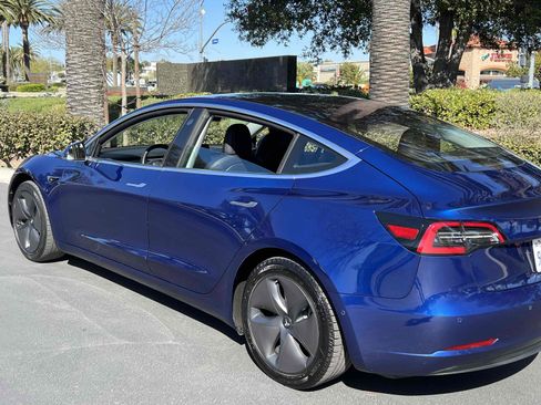 Used 2018 Tesla Model 3 Long Range image 39