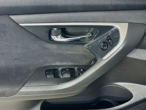 Used 2014 Nissan Altima 2.5 SV image 18
