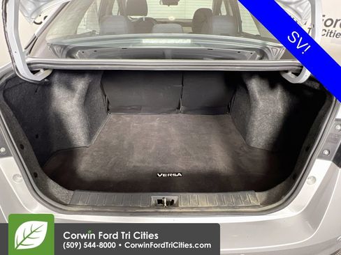 Used 2022 Nissan Versa SV FWD image 14