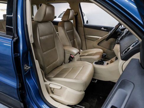 Used 2017 Volkswagen Tiguan S FWD image 35