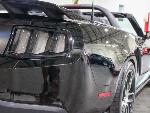 Used 2012 Ford Mustang GT Premium image 35