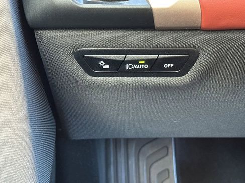 Used 2024 BMW iX xDrive50 w/ Premium Package image 32