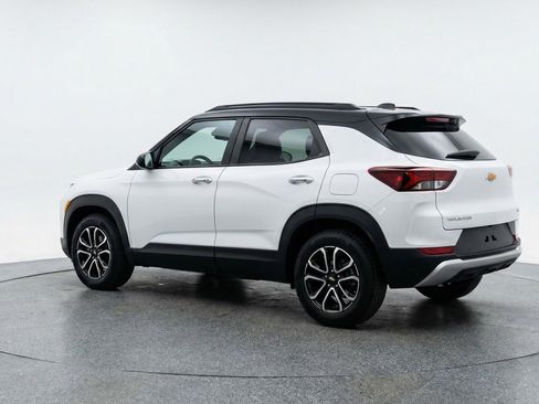 Used 2025 Chevrolet TrailBlazer LT image 6