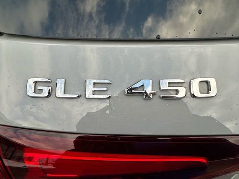Certified 2025 Mercedes-Benz GLE 450 4MATIC image 9