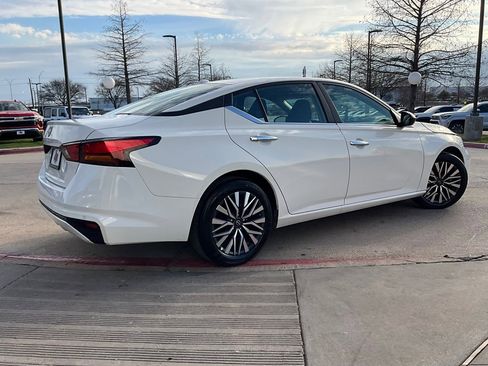 Used 2025 Nissan Altima 2.5 SV image 6