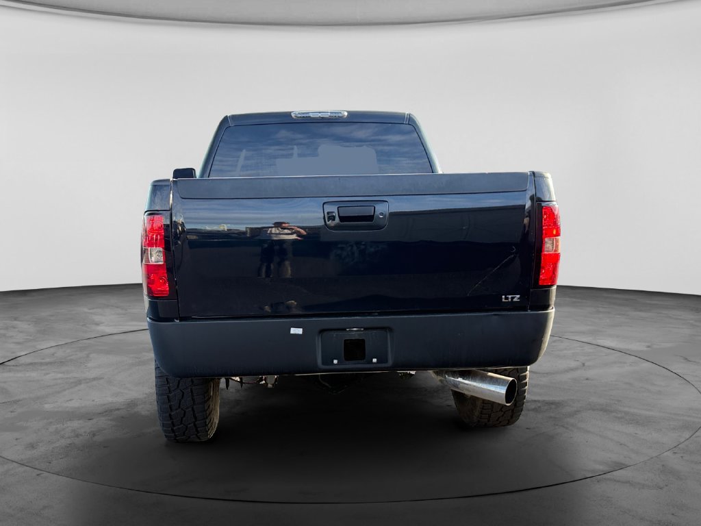 Used 2008 Chevrolet Silverado 2500 LTZ w/ Safety Package AWD/4WD image 8