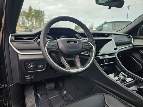 New 2026 Jeep Grand Cherokee L Limited AWD/4WD image 13