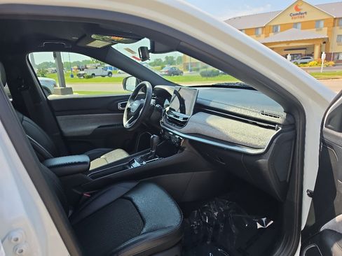 Used 2024 Jeep Compass Latitude AWD/4WD image 11