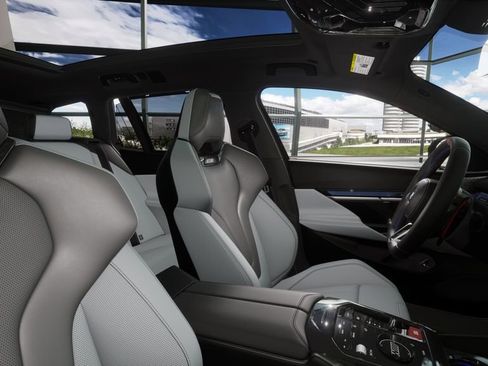 New 2026 BMW M5 Touring image 9