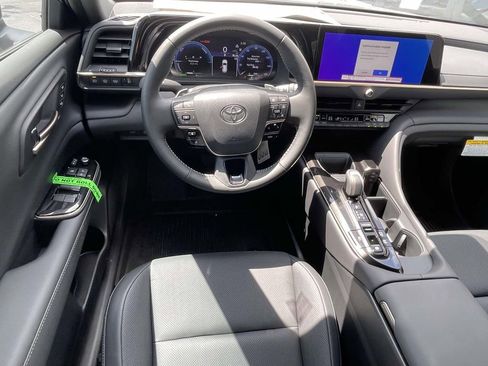 New 2026 Toyota Crown Signia AWD/4WD image 9