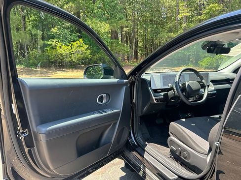 Used 2024 Hyundai Ioniq 5 SE RWD image 5