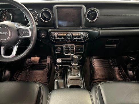 Used 2020 Jeep Gladiator Overland image 13