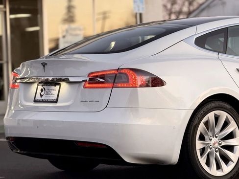 Used 2019 Tesla Model S Long Range image 8