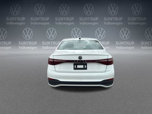 Used 2025 Volkswagen Jetta Sport FWD image 4