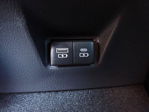 Used 2025 Toyota Camry XSE AWD/4WD image 9